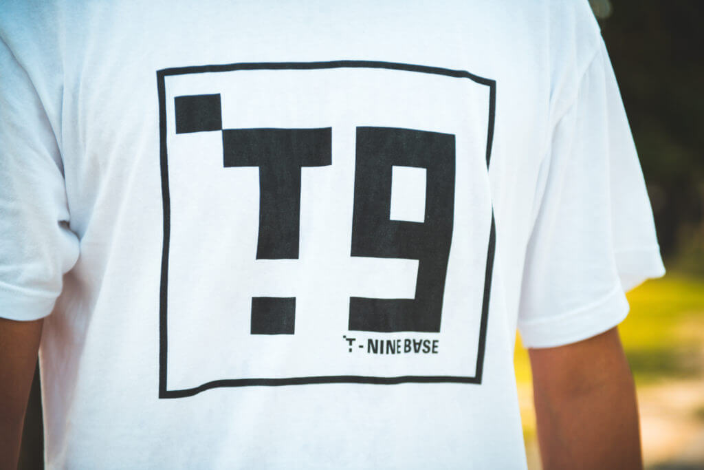 T-NINE BASE デザインど素人がオリジナルデザインロゴを作った